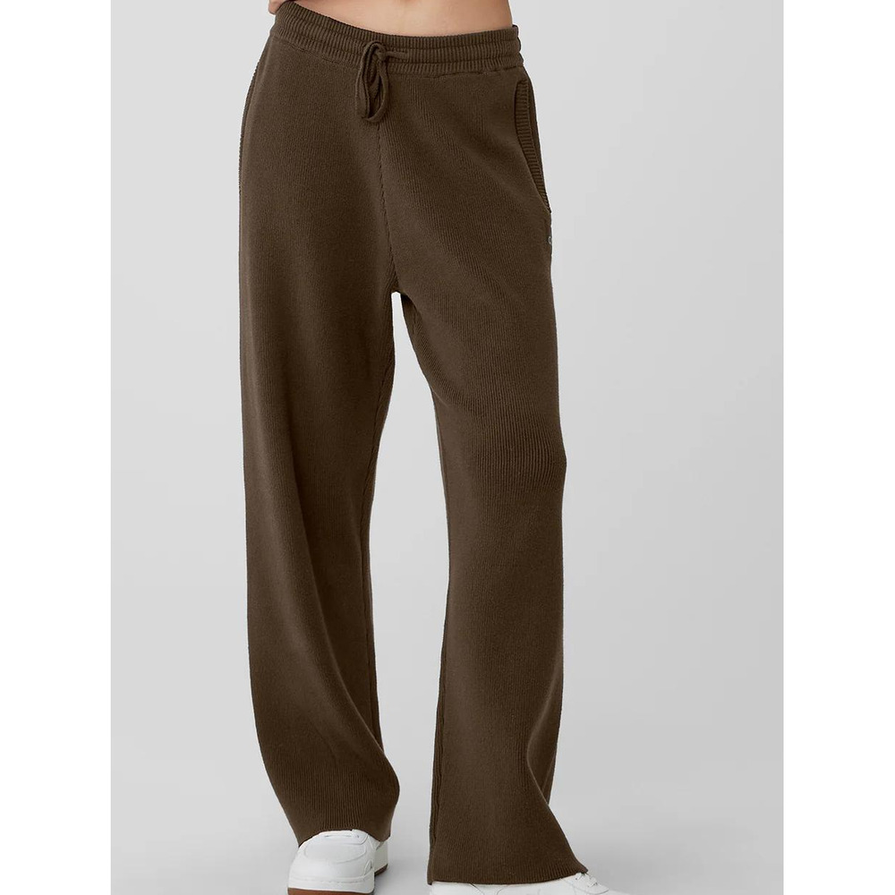 Alo Yoga Scholar Straight Leg Sweatpant in Brown